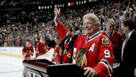 Бобби Халл, член хоккейного Зала славы, умер в возрасте 84 лет