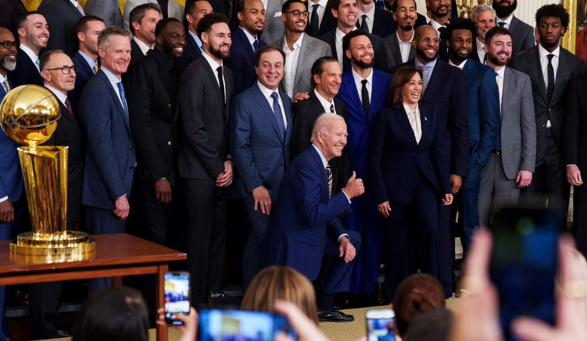 Игроки "Уорриорз" встретились с президентом США и посетили Белый дом